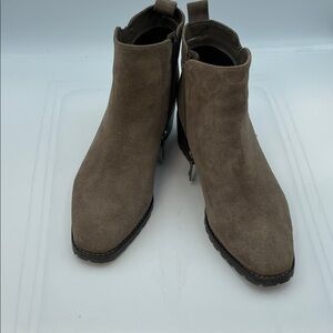 Blondo sawyer suede Bootie tan 7.5 W Waterproof